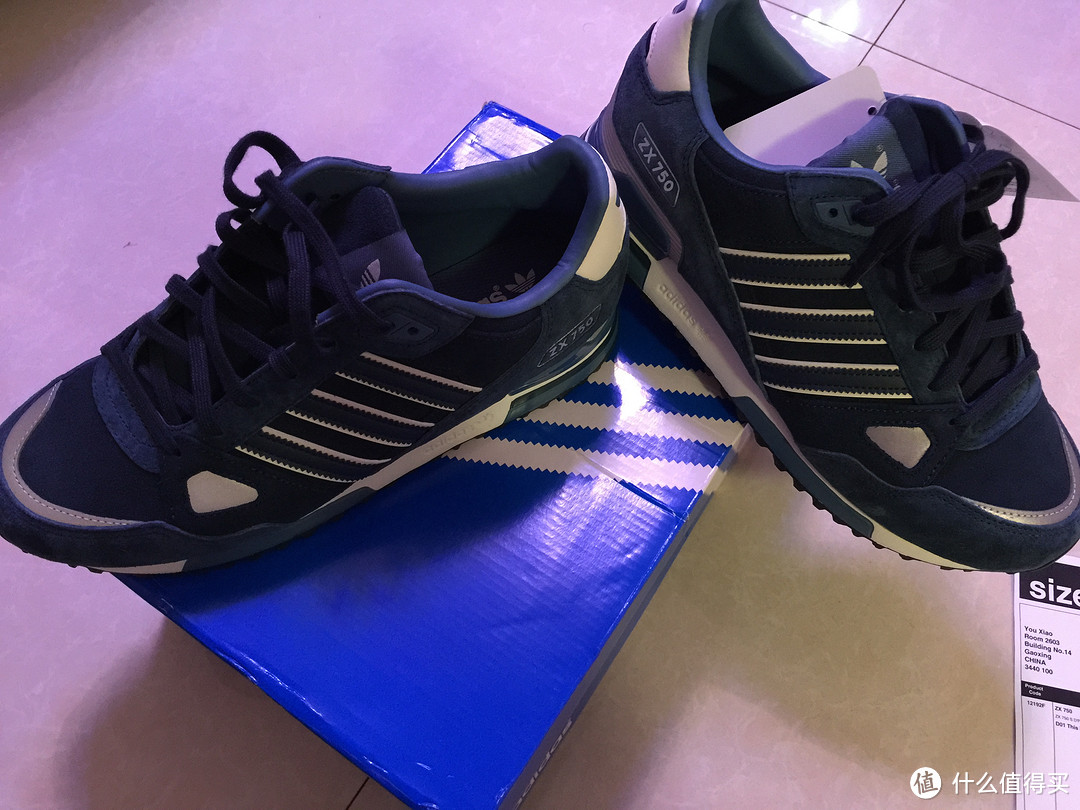 Adidas 三叶草 zx750 男款休闲板鞋