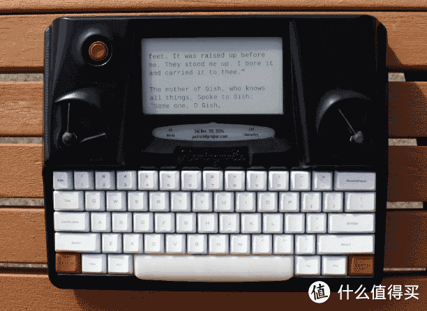 众筹精选：复古打字机Hemingwrite开启预定 体会静心码字的乐趣