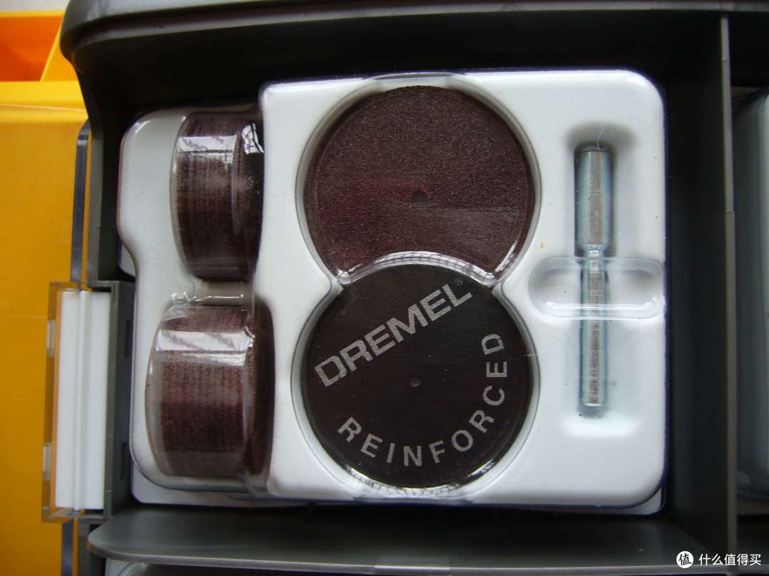 琢美 Dremel 709-02 110-Piece All-Purpose Rotary Accessory Kit(切割、喷砂、抛光、研磨、清洗附件)