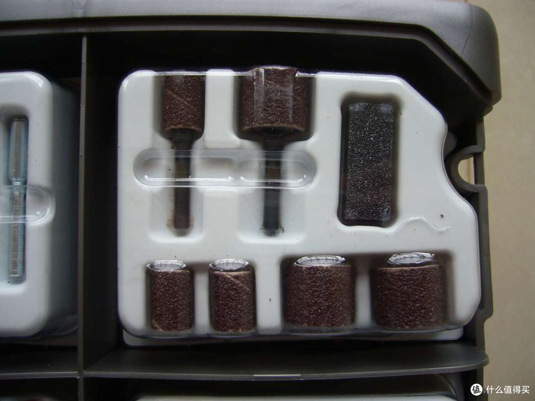 琢美 Dremel 709-02 110-Piece All-Purpose Rotary Accessory Kit(切割、喷砂、抛光、研磨、清洗附件)