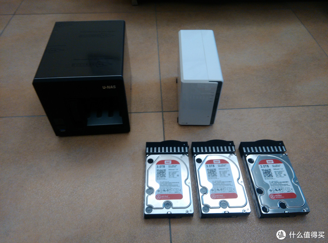 屌丝级NAS整机方案：万由 U-NAS Home NAS 4Bay 网络存储 & 黑群晖4528安装