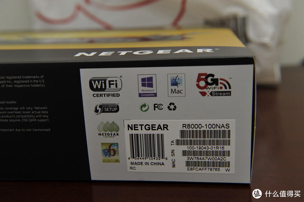 NETGEAR 网件 R8000 AC3200M 三频千兆无线路由器 & 山田台灯的警示