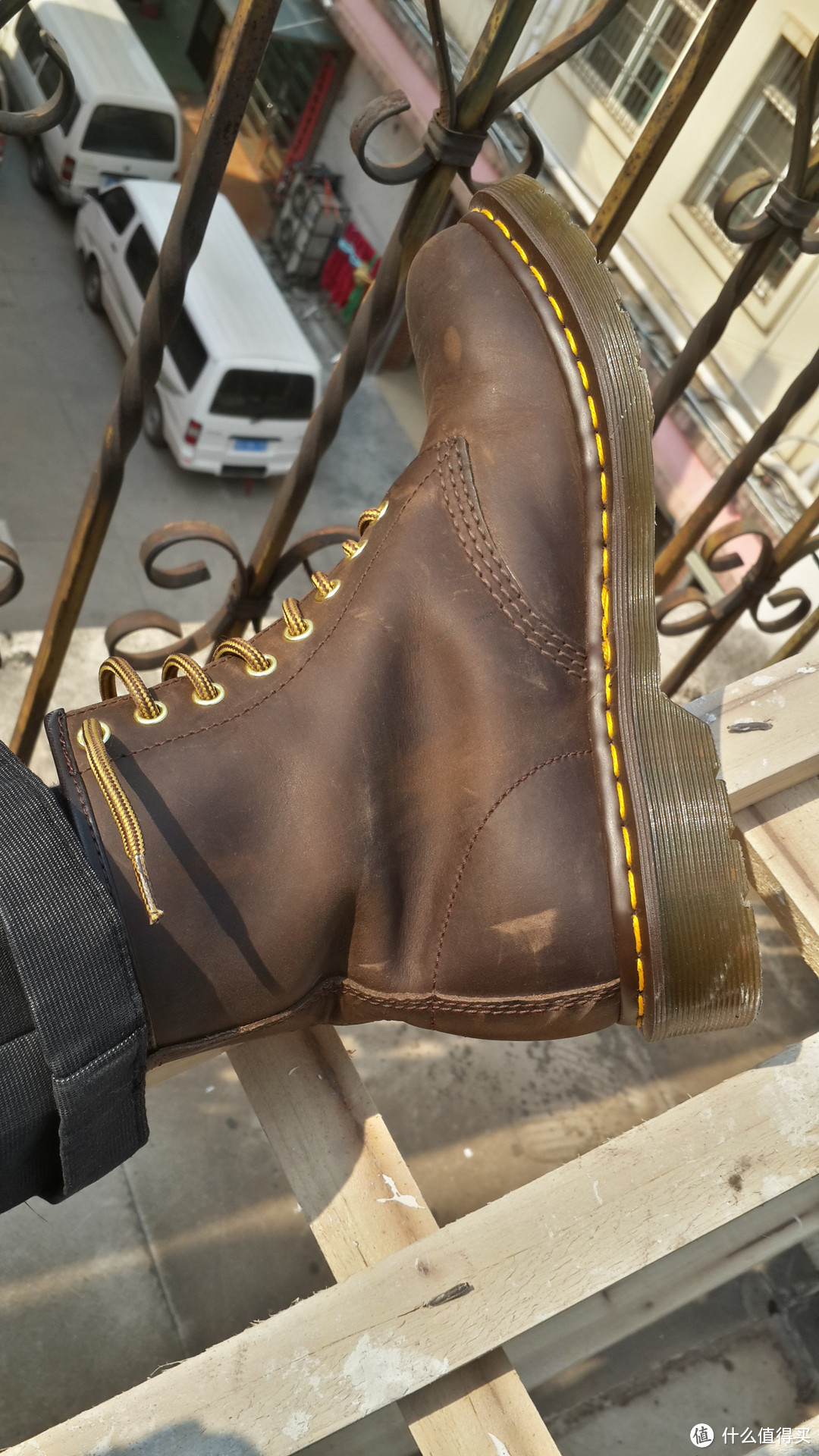 Dr. Martens 1460 Re-Invented Aztec Crazyhorse Leather 男款马丁靴