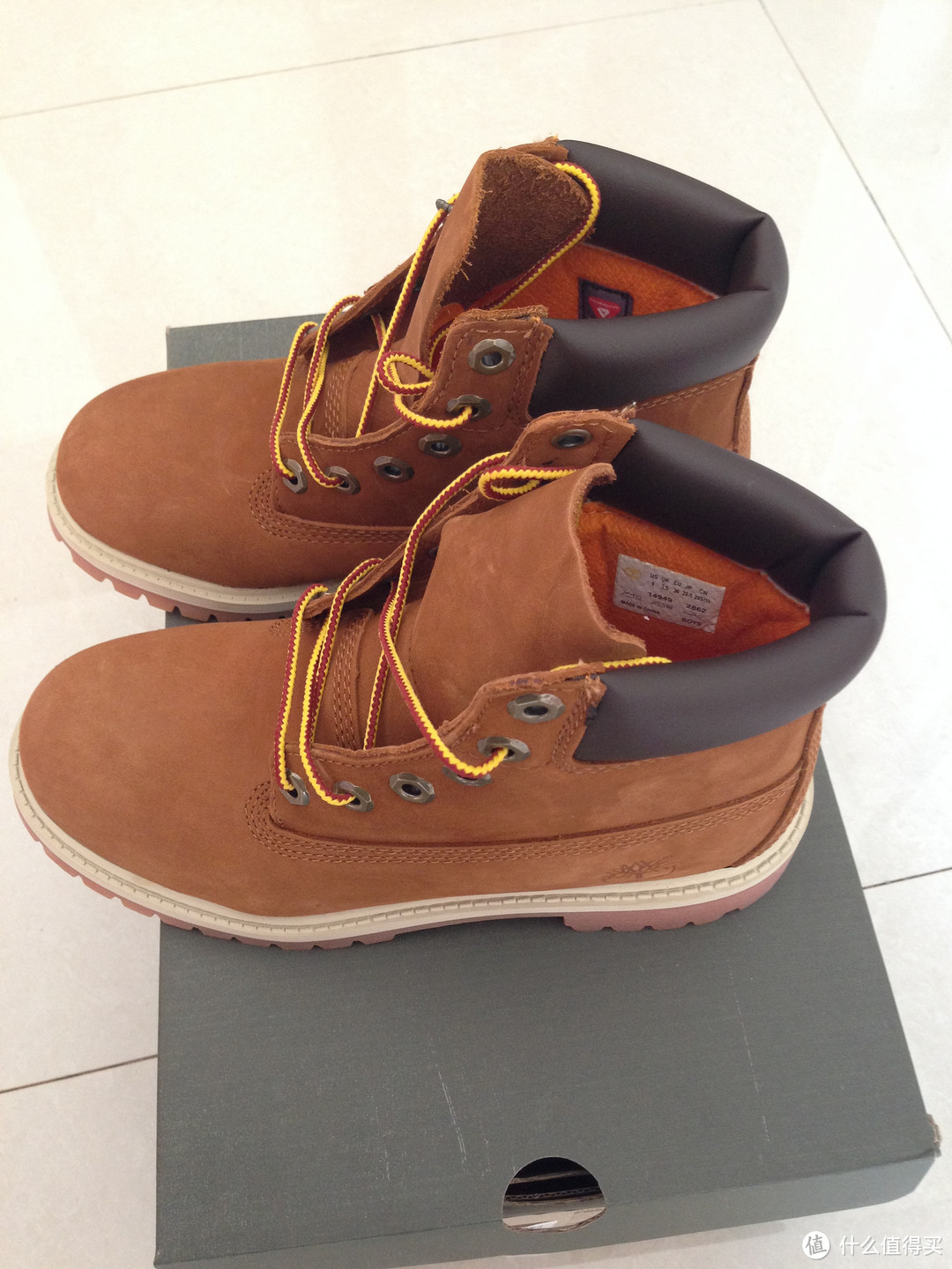 小脚的意外收获：Timberland 添柏岚 6 Inch Classic Premium WP 大童款防水工装靴