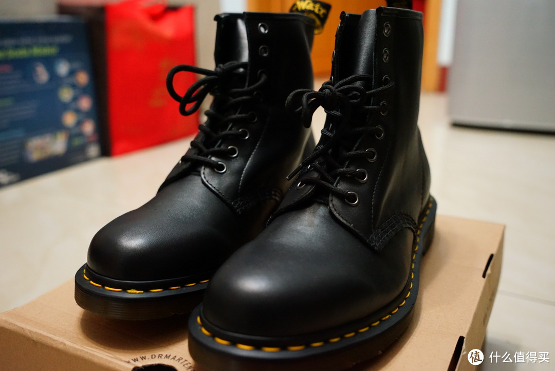 穿靴子的黑马胖子：Dr. Martens 1460 Re-Invented 8孔马丁靴