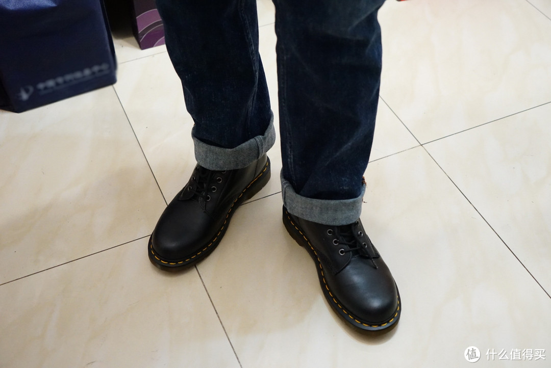穿靴子的黑马胖子：Dr. Martens 1460 Re-Invented 8孔马丁靴