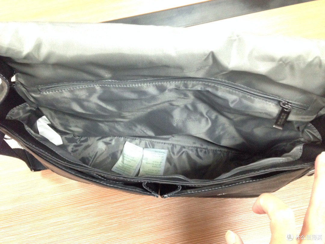 Kenneth Cole 15寸 男士邮差包 Risky Business Messenger Bag