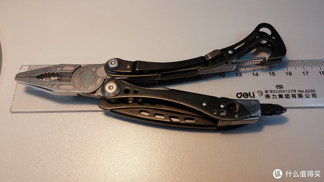 男儿何不带黑侠，收取佳人满天心： Leatherman 莱泽曼 830850 Skeletool CX 黑侠 工具钳