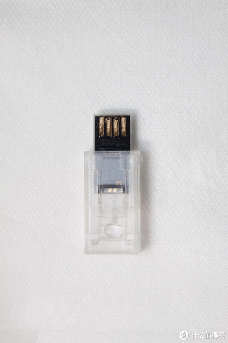 U盘换装?我连颜都换了:Digilion minieyes 8GB可换壳防水U盘