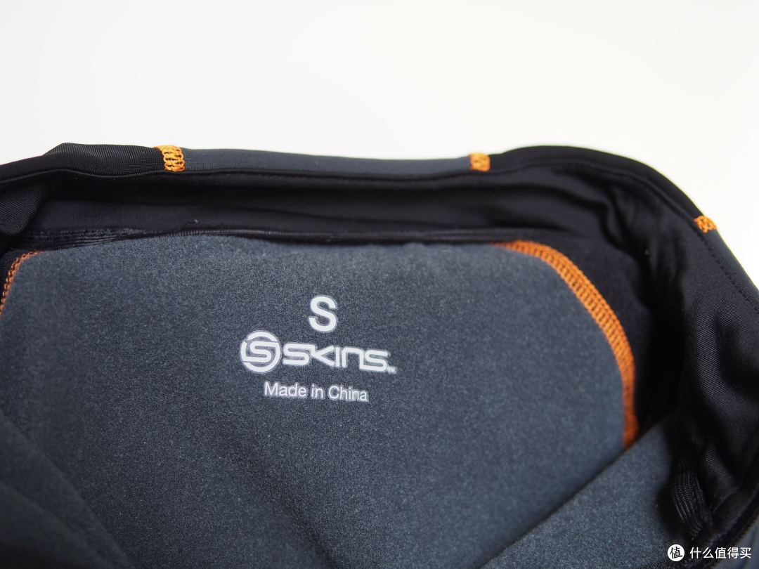 冬季穿着的 SKINS 思金斯 S400