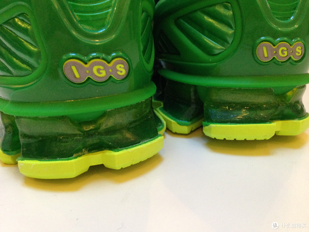 6PM神价入ASICS 亚瑟士 Gel Kinsei 5 金星系列 男款跑鞋