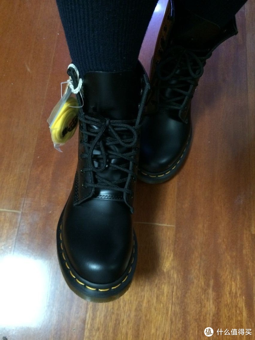 Dr. Martens Eye Lace-Up Boot 女款马丁靴