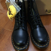 Dr. Martens Eye Lace-Up Boot 女款马丁靴