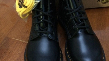 Dr. Martens Eye Lace-Up Boot 女款马丁靴