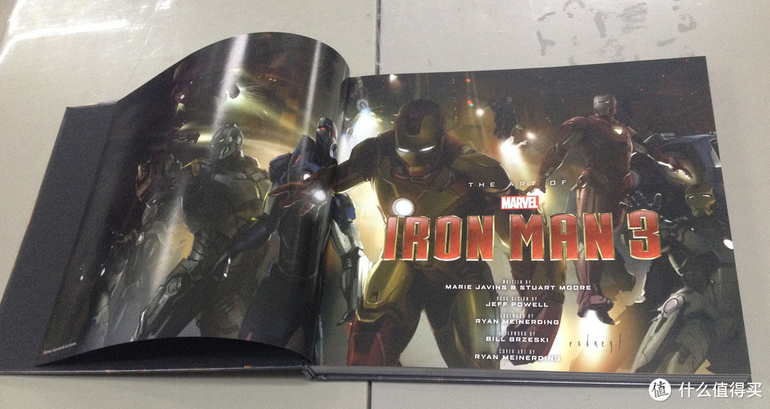 钢铁的末日狂欢：《Marvel's Iron Man 3: The Art of the Movie Slipcase》钢铁侠画册