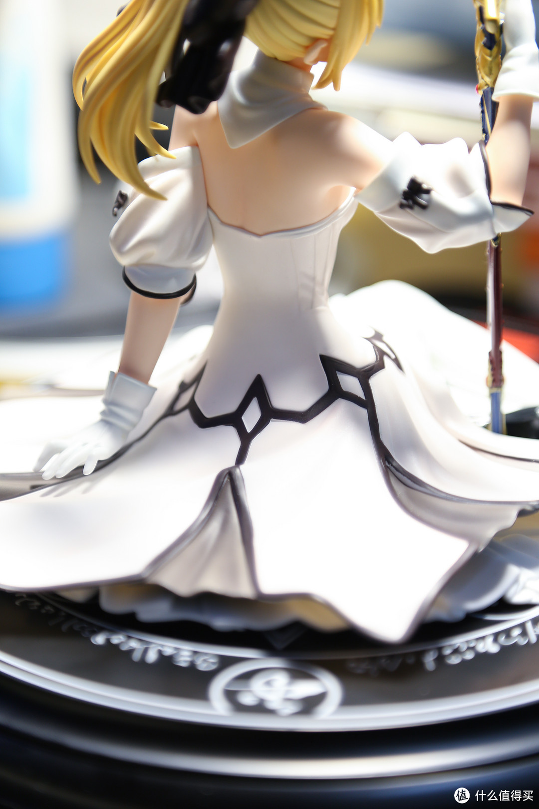 送自己一个手办：坐姿 saber lily