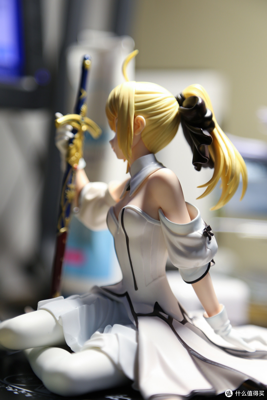 送自己一个手办：坐姿 saber lily