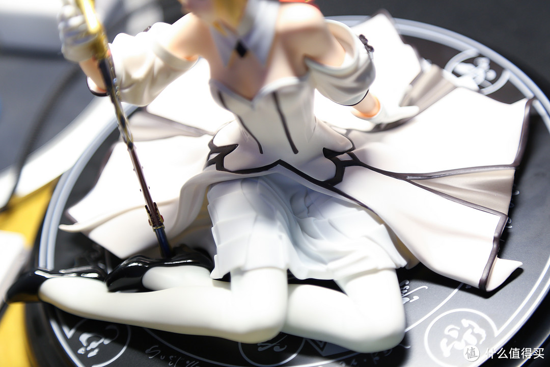 送自己一个手办：坐姿 saber lily