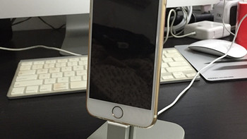 看中的就是设计：iPhone 5/5s/6 和 iPad mini 专用的 Twelve South HiRise 支架