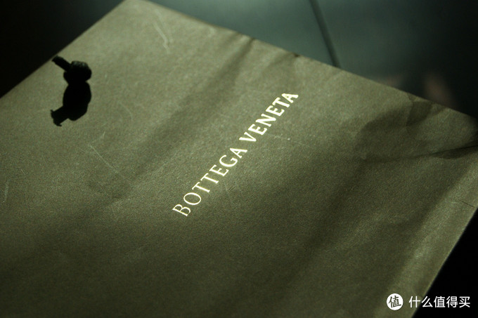 冬日里的温暖：Bottega Veneta 男士黑色编织软质小羊皮手套