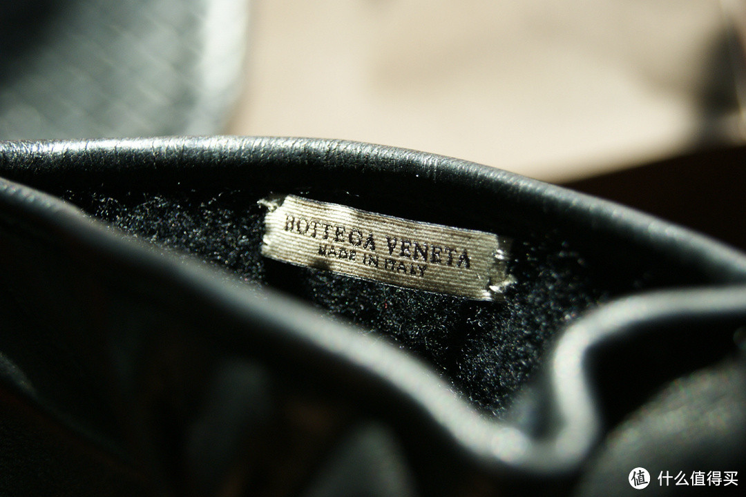 冬日里的温暖：Bottega Veneta 男士黑色编织软质小羊皮手套