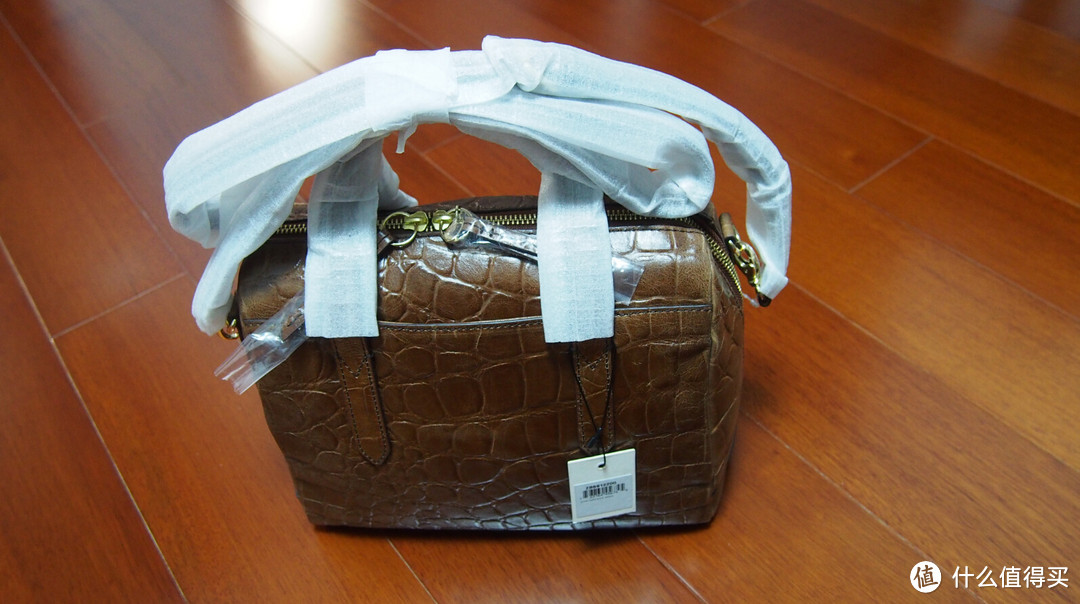 老妈的小包，同款双色折腾入手：FOSSIL Sydney Crocodile Satchel 女士手包