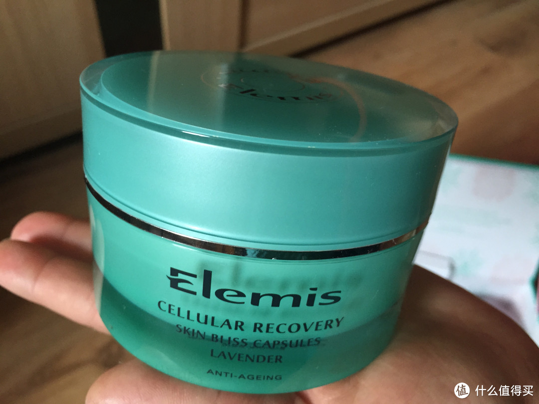 意料之外的护肤单品：elemis 细胞再生胶囊礼盒