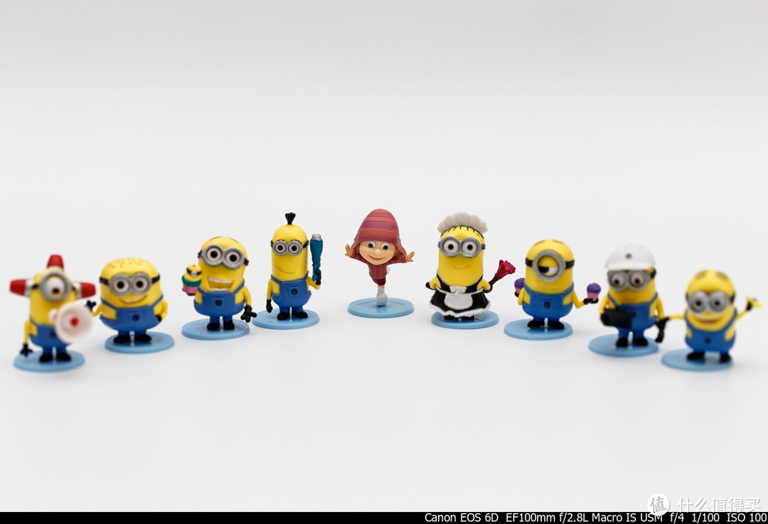 童心未泯：小黄人套装(Despicable Me 20 Piece Minion Figures Set ) + 定制收纳地台