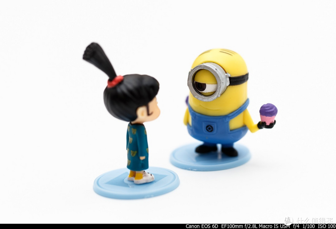 童心未泯：小黄人套装(Despicable Me 20 Piece Minion Figures Set ) + 定制收纳地台