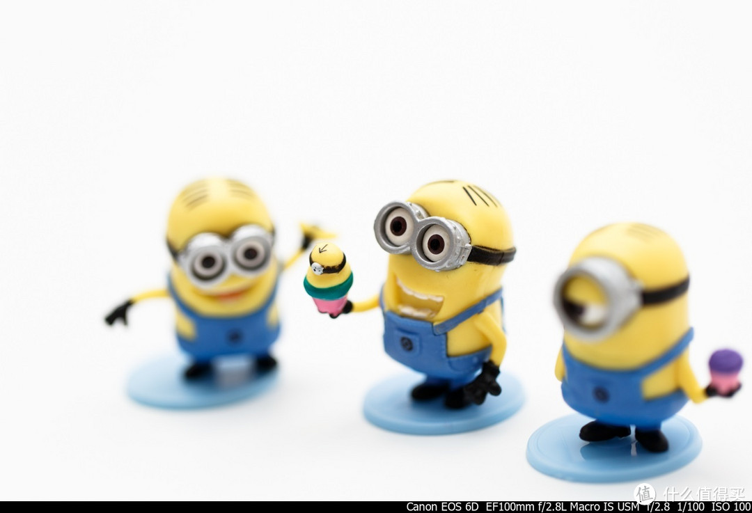 童心未泯：小黄人套装(Despicable Me 20 Piece Minion Figures Set ) + 定制收纳地台