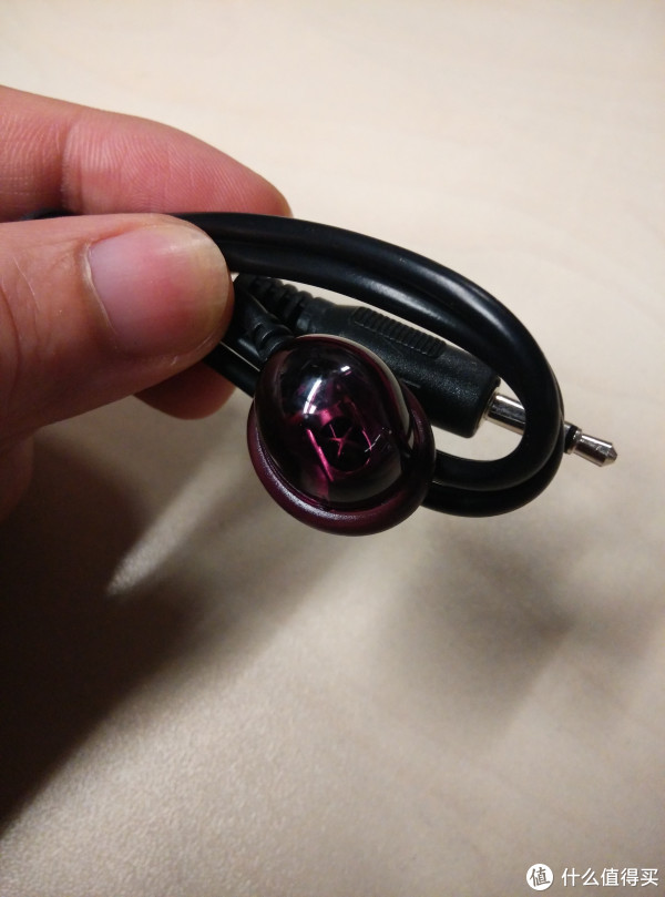 我的PS4周边小玩意:VENTION 威迅 hdmi 三进