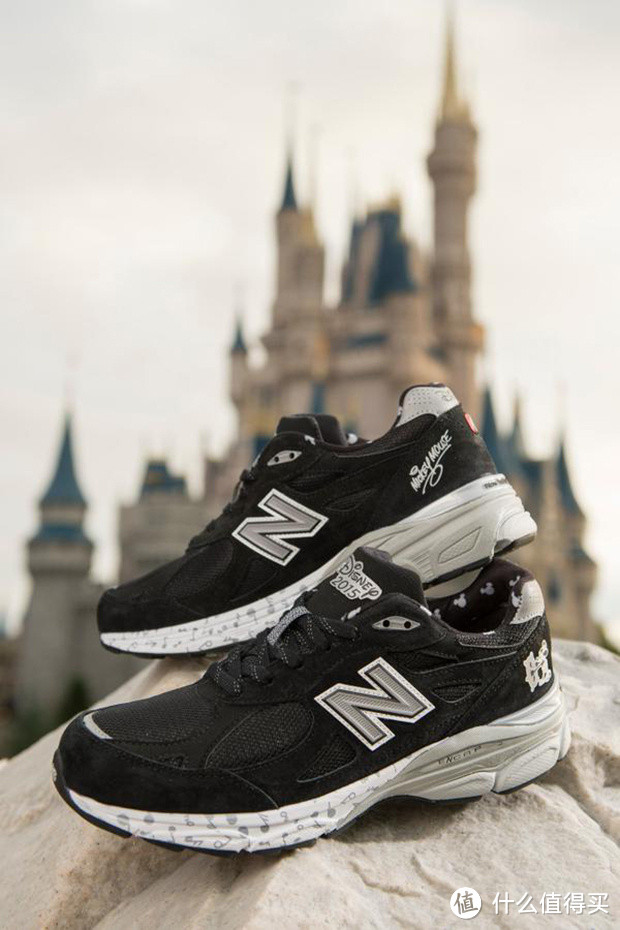 米老鼠爬上总统鞋：New Balance 发布 MICKEY & MINNIE 联名款 990v3 慢跑鞋