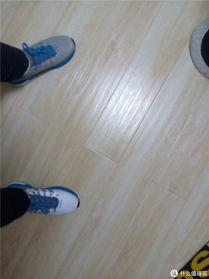 adidas 阿迪达斯 炽风boost 变色跑鞋 和女王小白菜