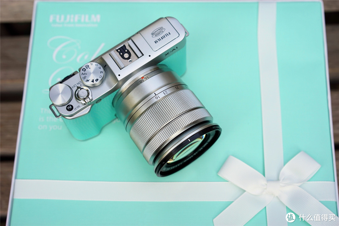 妹子都爱的Tiffany蓝：FUJIFILM 富士 X-A1 礼盒装