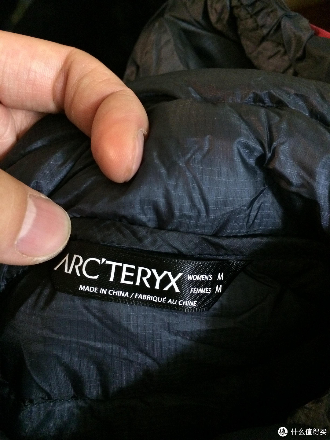 真人秀穿着棉袄吃冰棍 ：ARC'TERYX 始祖鸟 Cerium LT 女款超轻羽绒服、哥伦比亚女款抓绒衣&迷你唐卡长靴