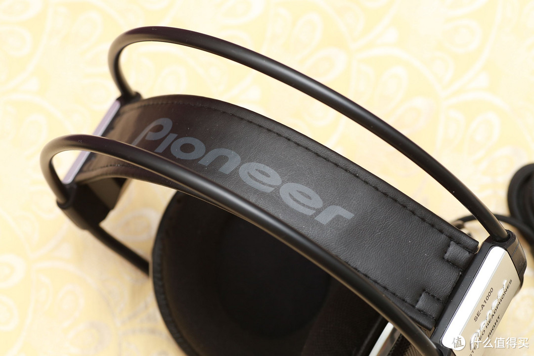 一个比较有意思的耳机：pioneer  先锋 SE-A1000 头戴式 影音耳机