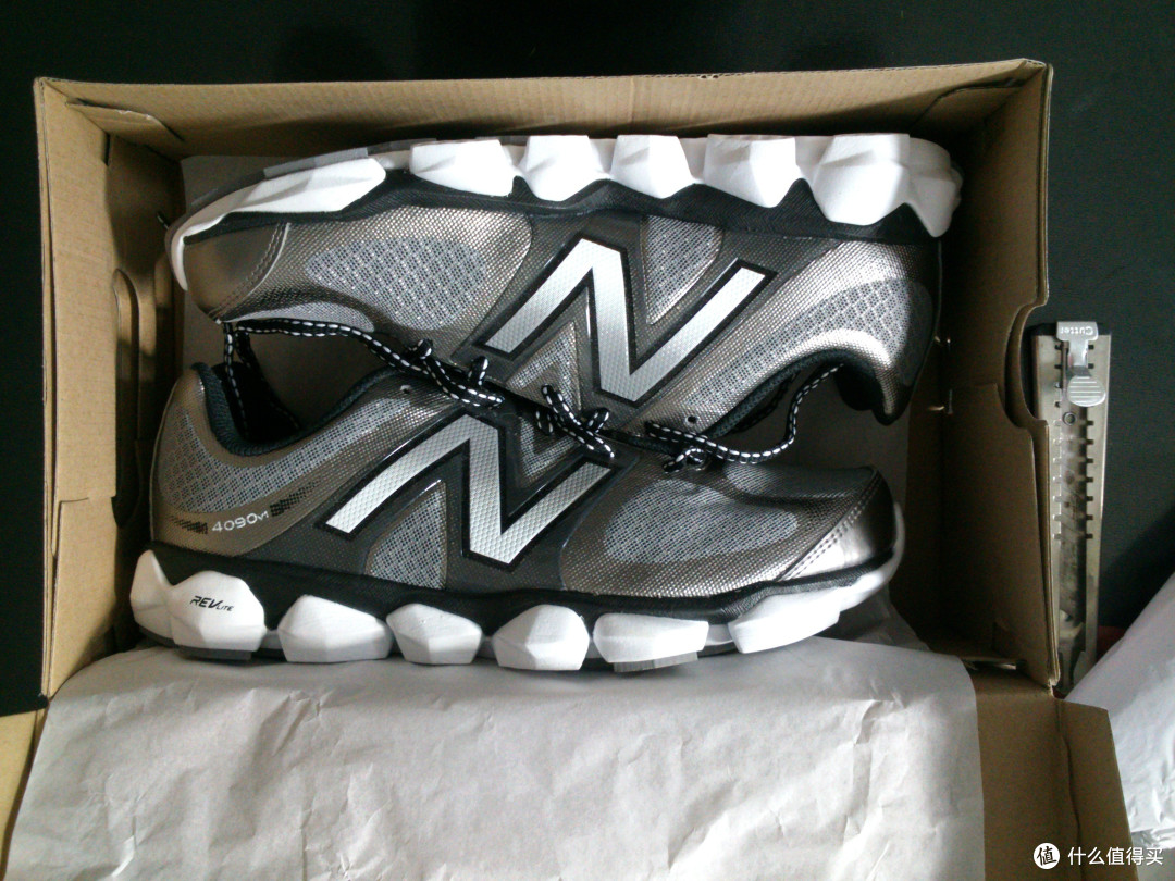 人生首次海淘:new balance 新百伦 WO989GT 防水徒步鞋 & M4090GR1 跑鞋