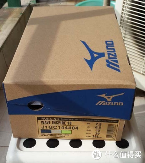 我的第一双专业的跑鞋：Mizuno 美津浓 WAVE RIDER 18 OSAKA 缓冲系次*级跑步鞋