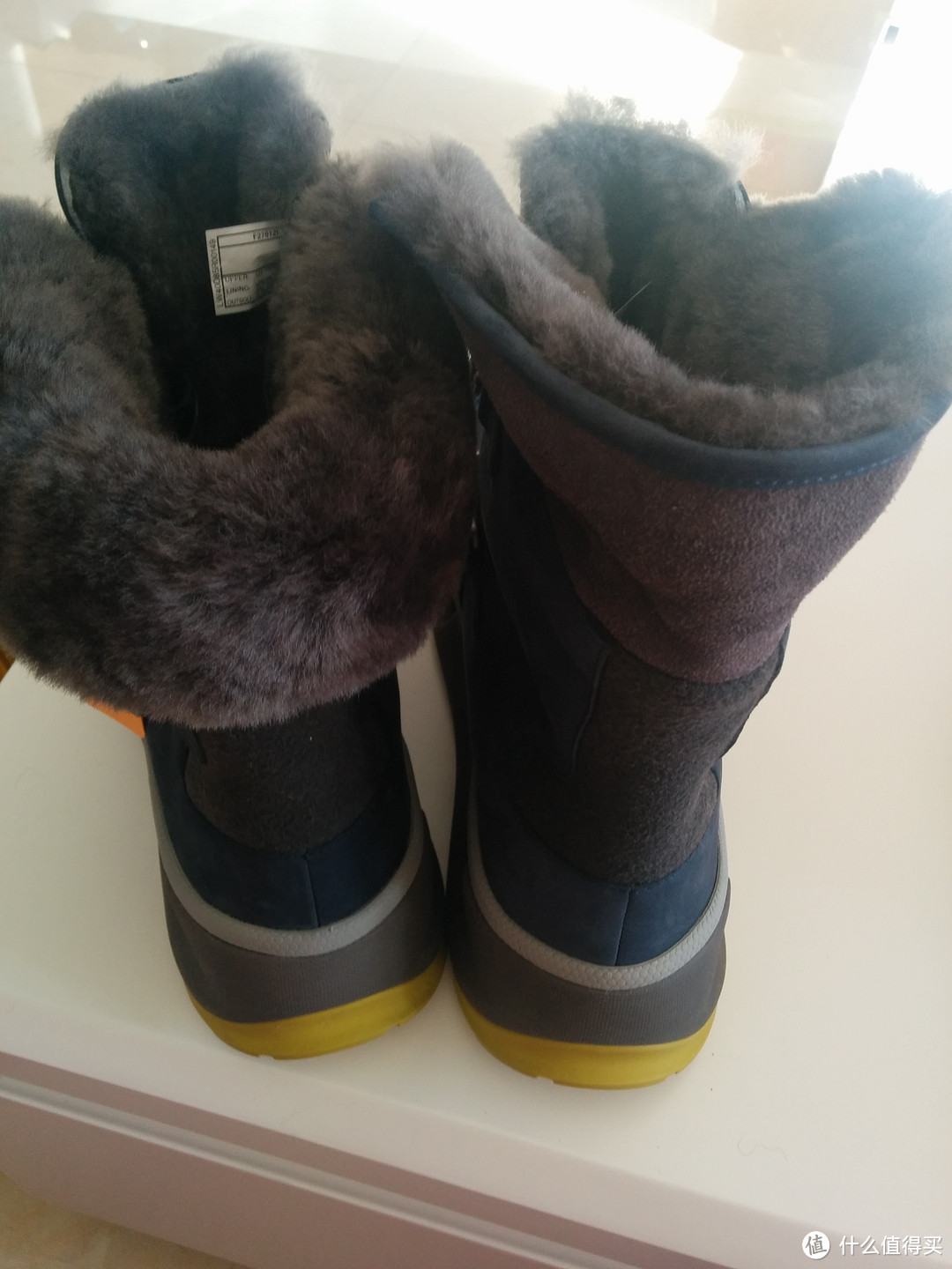 漂洋过海的情侣雪地靴：UGG Australia Mini Bailey Bow Corduroy 女靴 & UGG Auden 男款高帮雪地靴