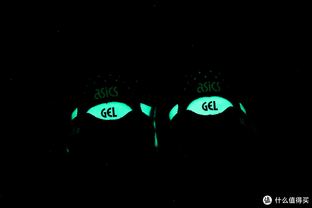 暗夜精灵：ASICS 亚瑟士 Gel-Lyte III 夜光款复古运动鞋