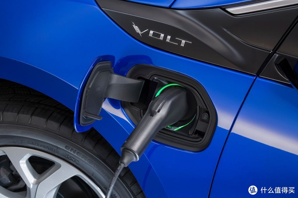 烧汽油给电池充电：雪佛兰 推出 2016款Volt插电式混合动力汽车