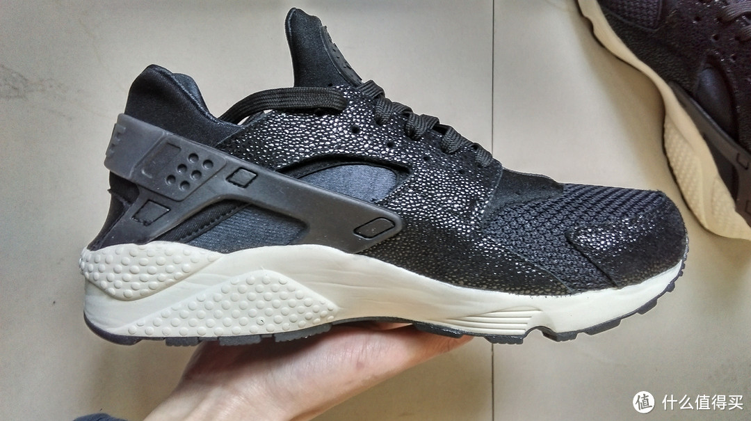 NIKE 耐克 AIR HUARACHE RUN PA运动鞋，让我欢喜让我忧