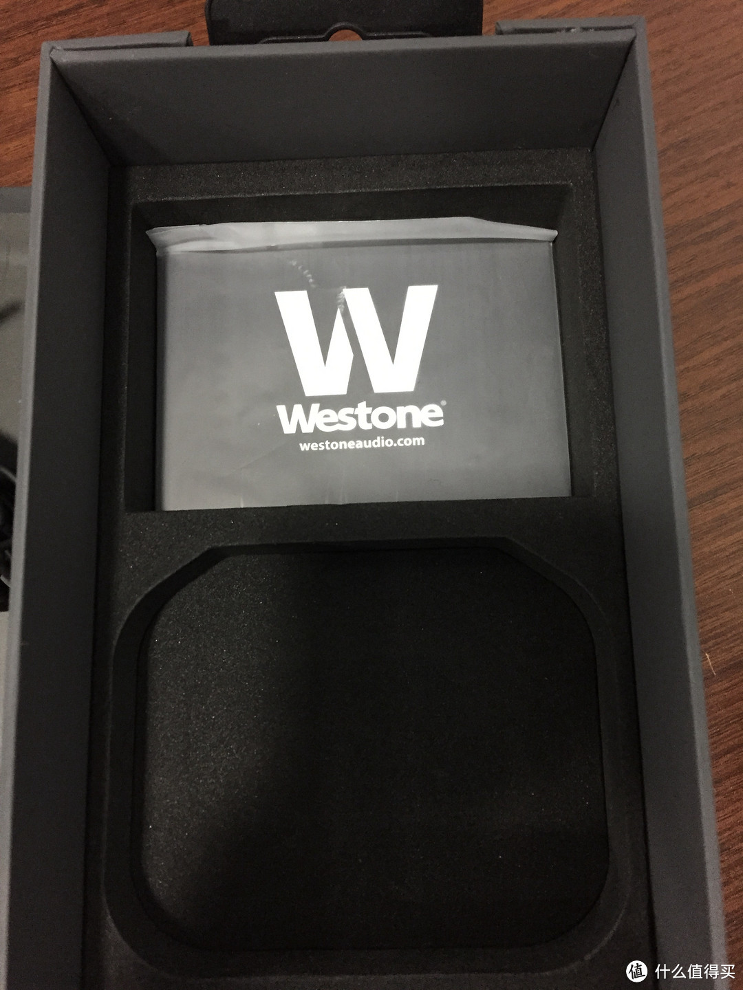 退烧之选：Westone 威士顿 w40 四动铁单元三分频 hifi 耳式耳机 伪开箱