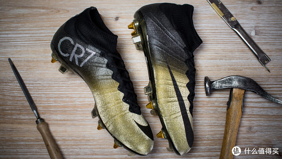 庆祝C罗金球奖：NIKE 耐克 推出 “黄金版”Mercurial Superfly CR7 足球鞋