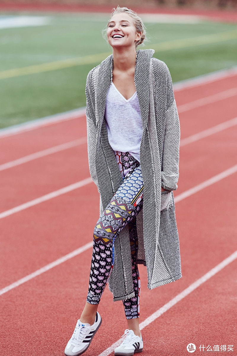 运动女生最性感：Urban Outfitters 发布2015春夏运动系列造型型录