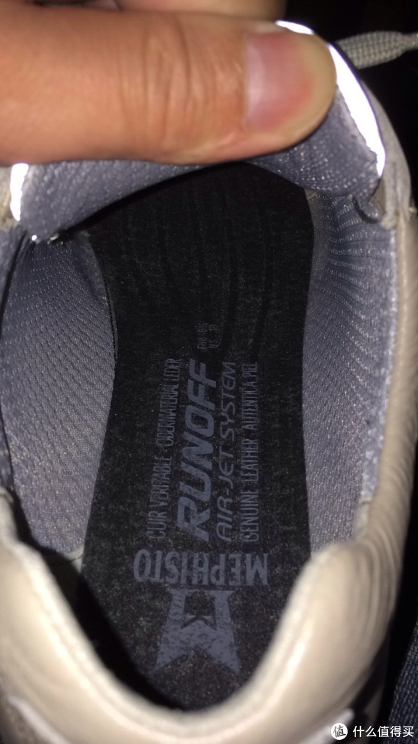 以上是我个人的体验感兴趣的朋友可以去官网看看! 鞋内里的做