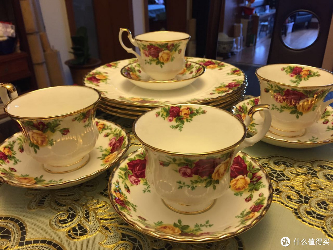 给家里领导的生日礼物：Royal Albert 骨瓷茶具套装