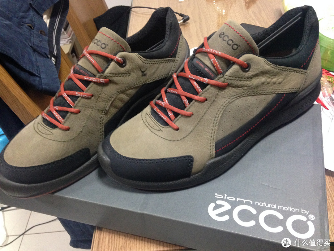 黑五入手：ECCO 爱步 Biom Hybrid 健步鞋 & Clarks 其乐 Bushacre 2 沙漠靴