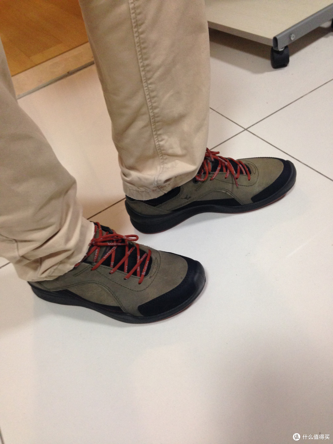 黑五入手:ECCO 爱步 Biom Hybrid 健步鞋 & Clarks 其乐 Bushacre 2 沙漠靴