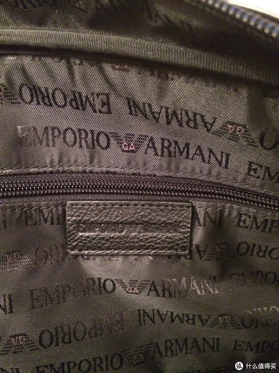 给自己的EMPORIO ARMANI手提包